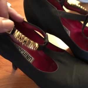 Moschino T strap Block Letter Heel